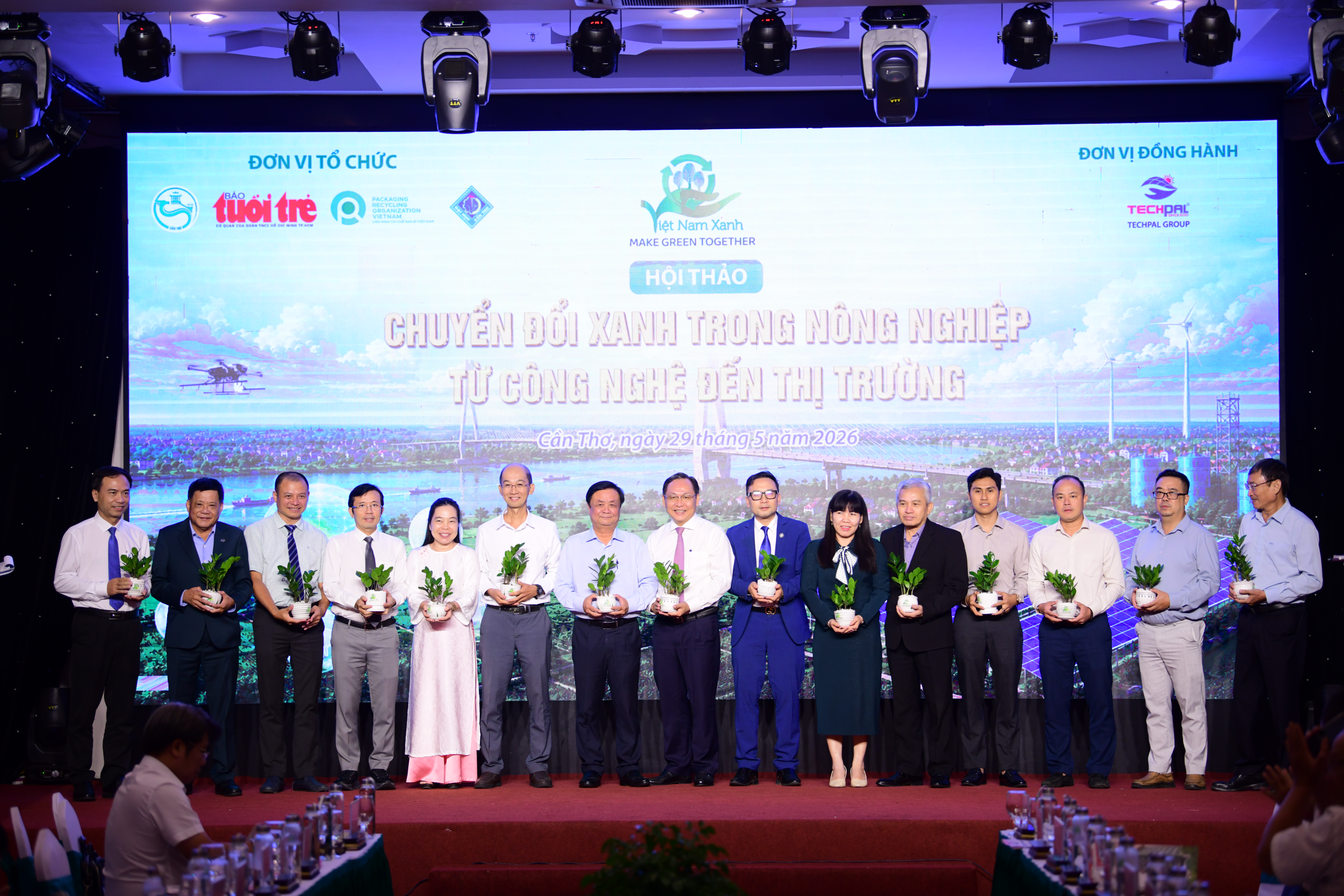 Trường Khoa học liên ngành và Nghệ thuật tham gia chương trình hợp tác bốn nhà hỗ trợ nông dân vùng đồng bằng sông Cửu Long phát triển sản xuất và thương hiệu nông sản gắn với chuyển đổi xanh