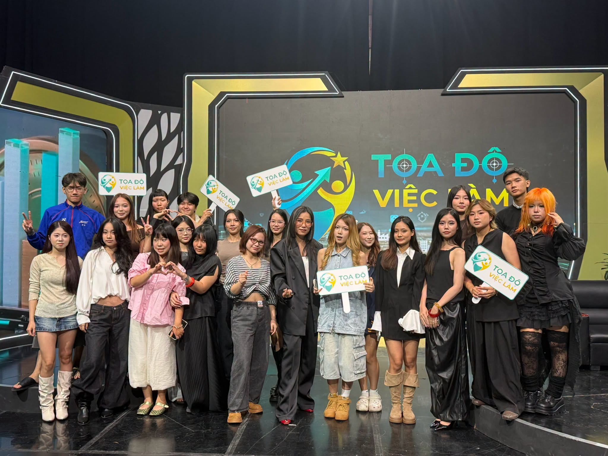Từ giảng đường đến thị trường lao động: Sinh viên Thời trang và sáng tạo tham gia chương trình VTV Toạ độ việc làm