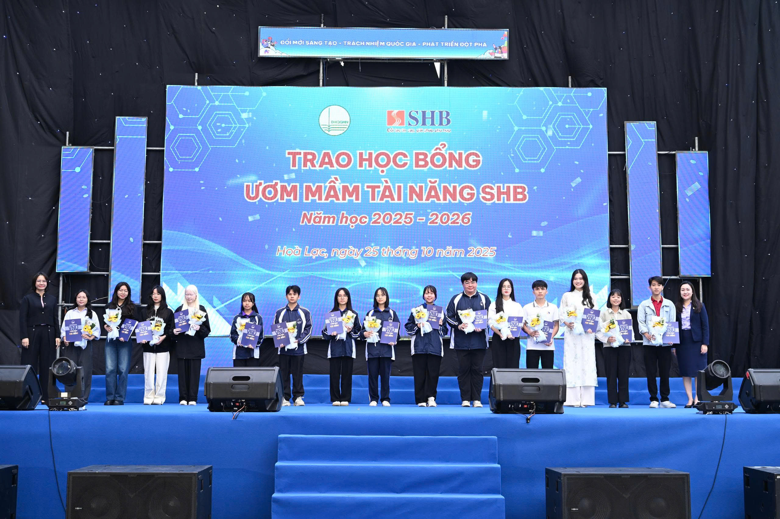 CHÚC MỪNG SINH VIÊN VNU-SIS NHẬN HỌC BỔNG ADF (HÀN QUỐC) VÀ HỌC BỔNG ƯƠM MẦM TÀI NĂNG SHB NĂM HỌC 2025–2026