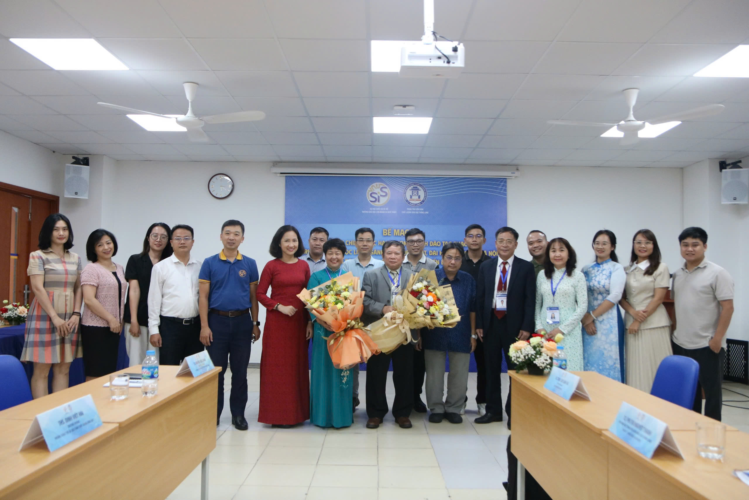 Bế mạc Khảo sát chính thức đánh giá ngoài 02 chương trình đào tạo thạc sĩ tại Trường Khoa học liên ngành & Nghệ thuật, ĐHQGHN