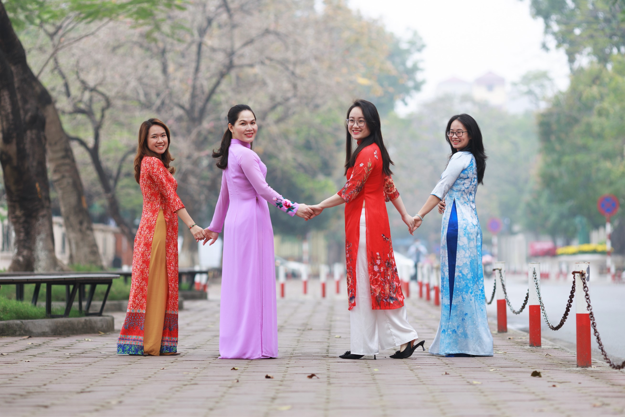 Ngày của những bông hoa đẹp tại Khoa Các khoa học liên ngành