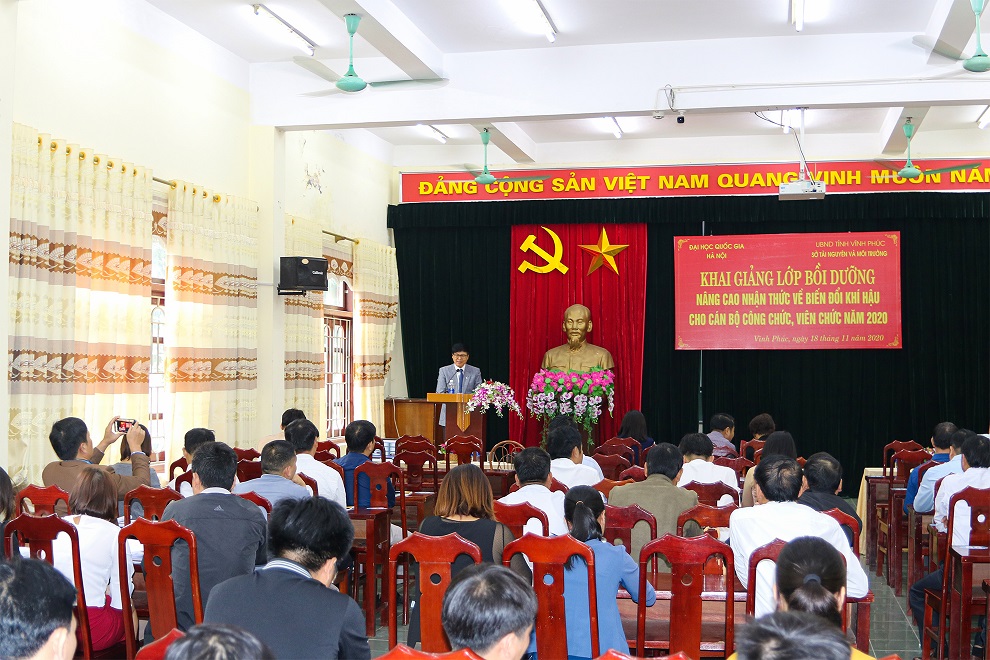 Khai giảng khoá học bồi dưỡng, nâng cao nhận thức và ứng phó với biến đổi khí hậu và giảm nhẹ thiên tai cho cán bộ, công chức, viên chức tỉnh Vĩnh Phúc năm 2020
