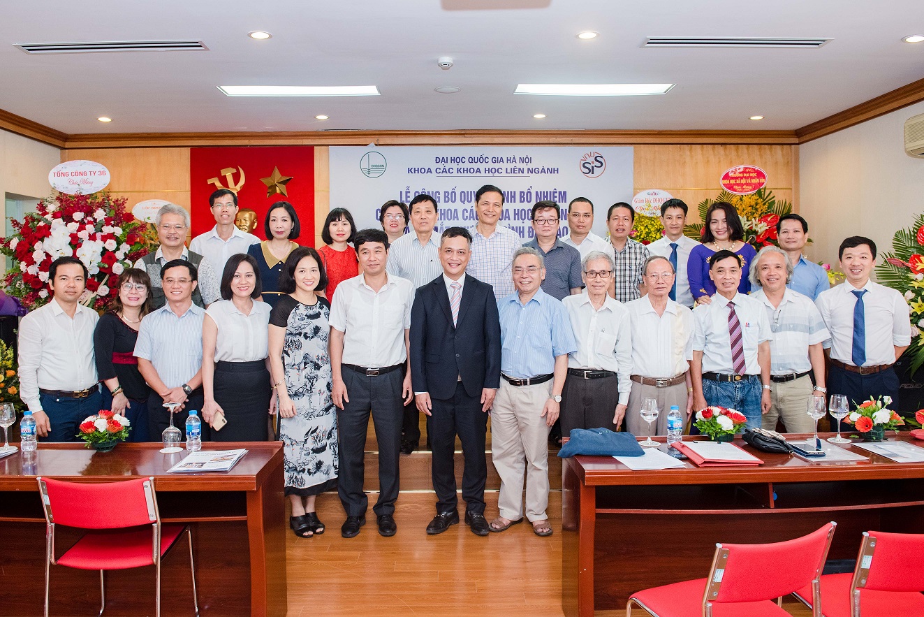 Lễ công bố quyết định bổ nhiệm Khoa Các khoa học liên ngành và ra mắt chương trình tiến sĩ Biến đổi khí hậu & phát triển bền vững