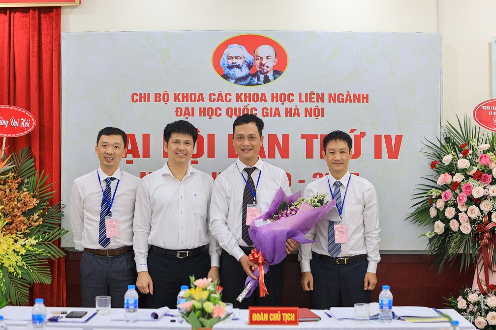 Phát triển trở thành cơ sở giáo dục uy tín trong nghiên cứu và đào tạo liên ngành