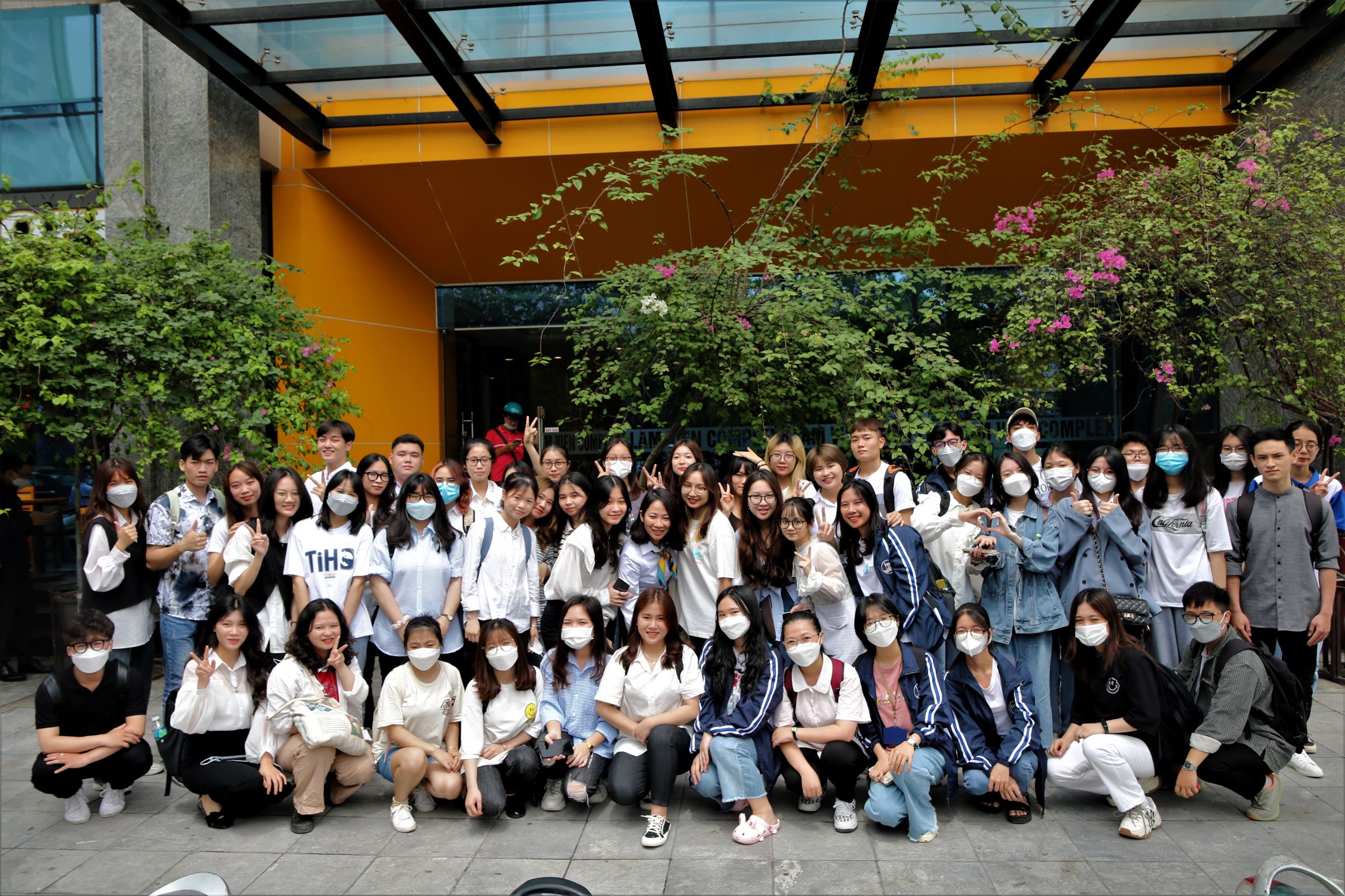 CHUYẾN ĐI THỰC TẾ KHẢO SÁT DOANH NGHIỆP ĐẦU TIÊN CỦA TẬP THỂ LỚP QUẢN TRỊ THƯƠNG HIỆU 1