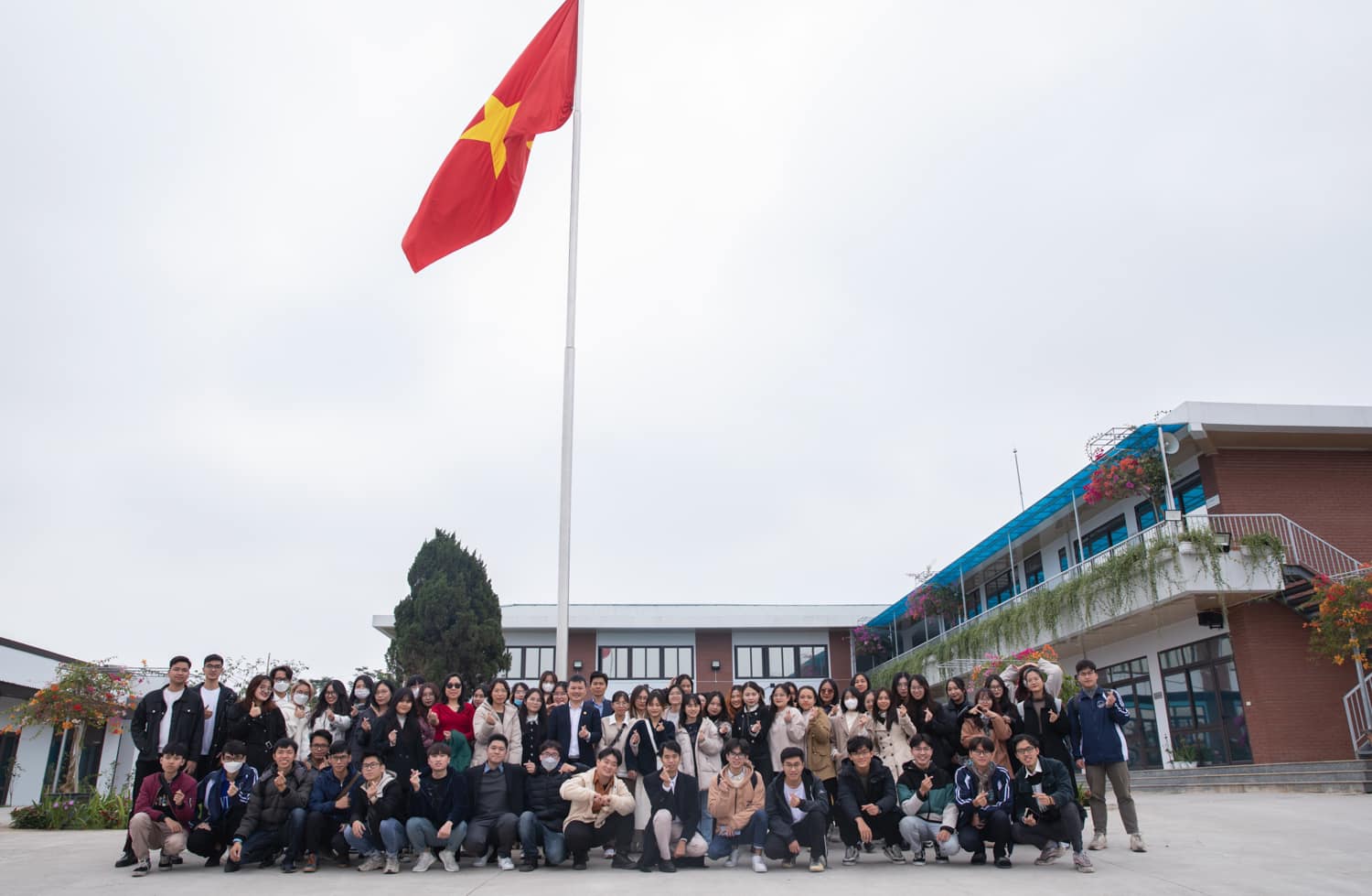 ĐỘI THI KHOA CÁC KHOA HỌC LIÊN NGÀNH LỌT TOP 3 Ý TƯỞNG KHỞI NGHIỆP VNU 2022