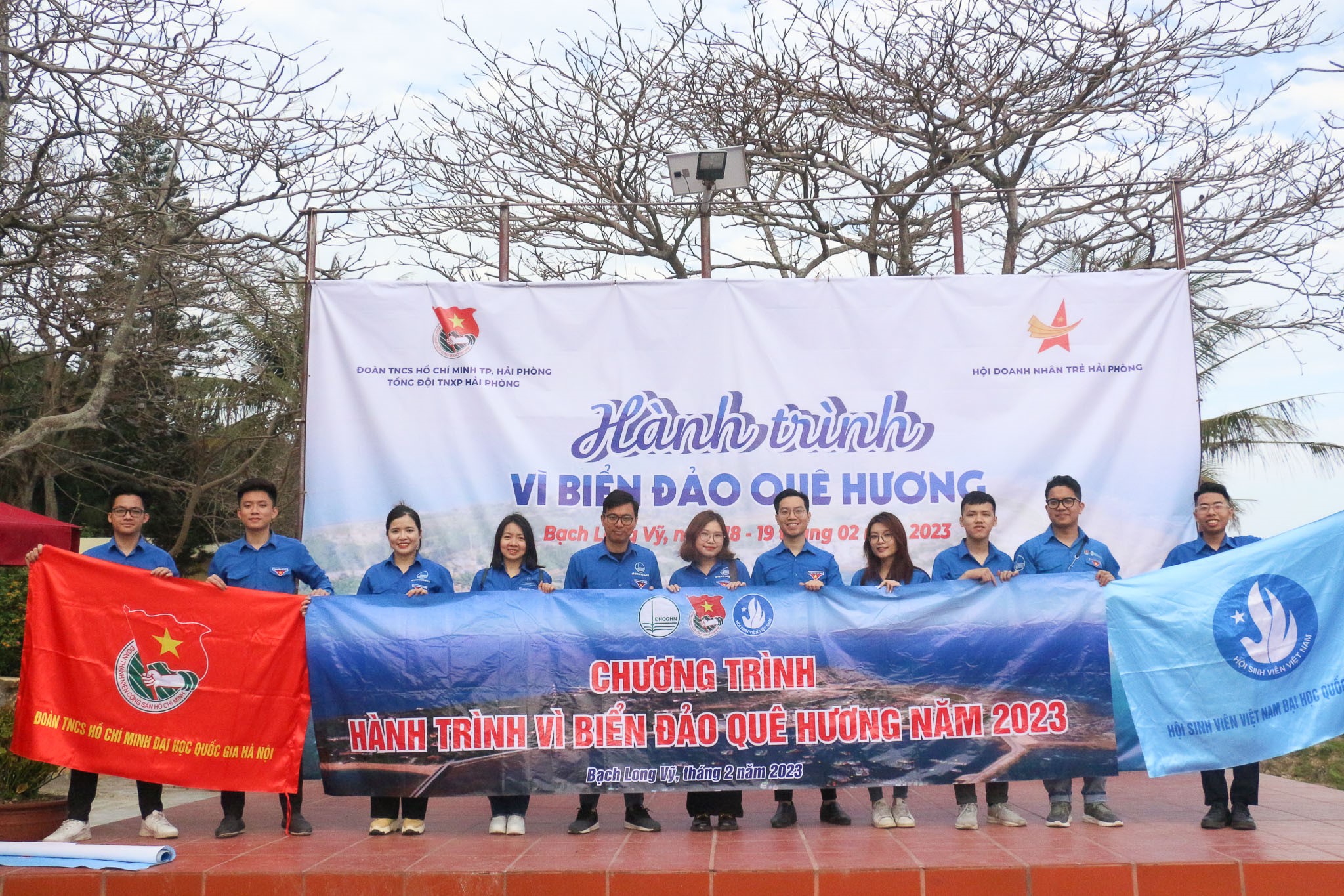 TỰ HÀO HÀNH TRÌNH VÌ BIỂN ĐẢO QUÊ HƯƠNG TUỔI TRẺ ĐHQGHN