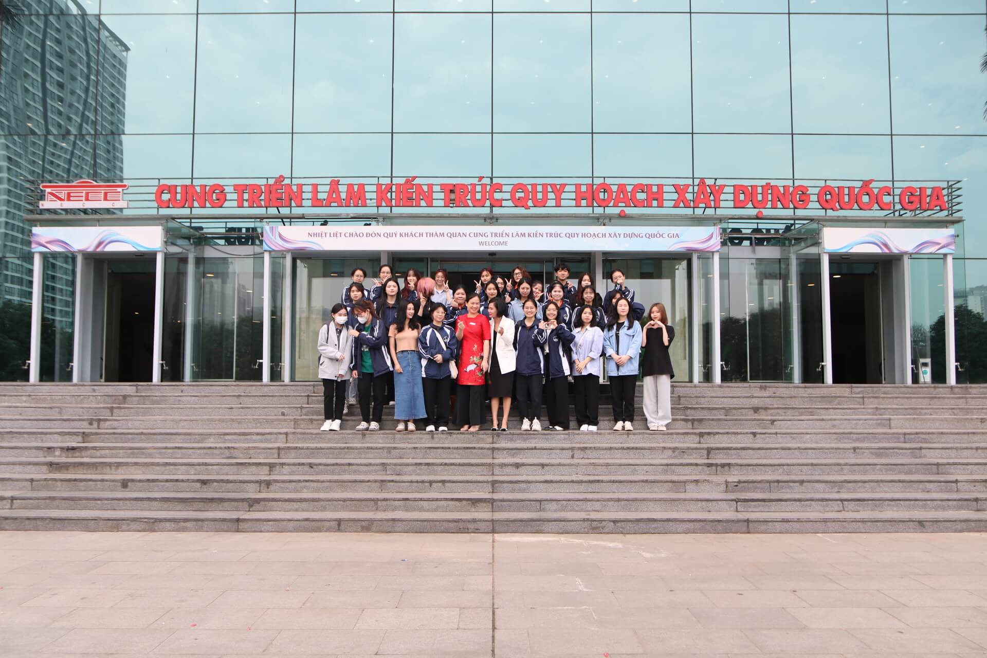 Lễ ký kết biên bản ghi nhớ hợp tác giữa Khoa Các khoa học liên ngành - Đại học Quốc gia Hà Nội và Cung Triển lãm Kiến trúc Quy hoạch Xây dựng Quốc gia