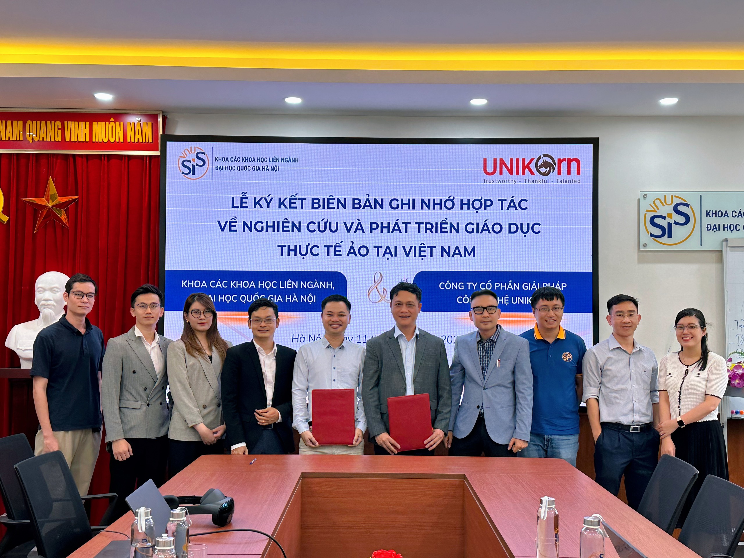 Ký kết hợp tác giữa VNU-SIS và UNIKOM