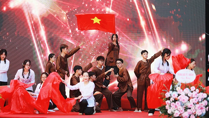 [Báo Nhân dân] Giấc mơ Trường Liên ngành, Sáng tạo và Nghệ thuật