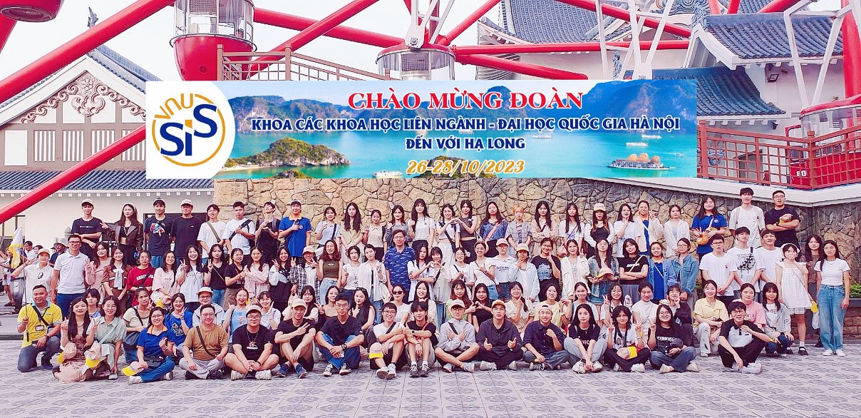 Sinh viên quốc tế Khoa Các khoa học liên ngành tham quan, khảo sát tại  Di sản thiên nhiên thế giới Vịnh Hạ Long