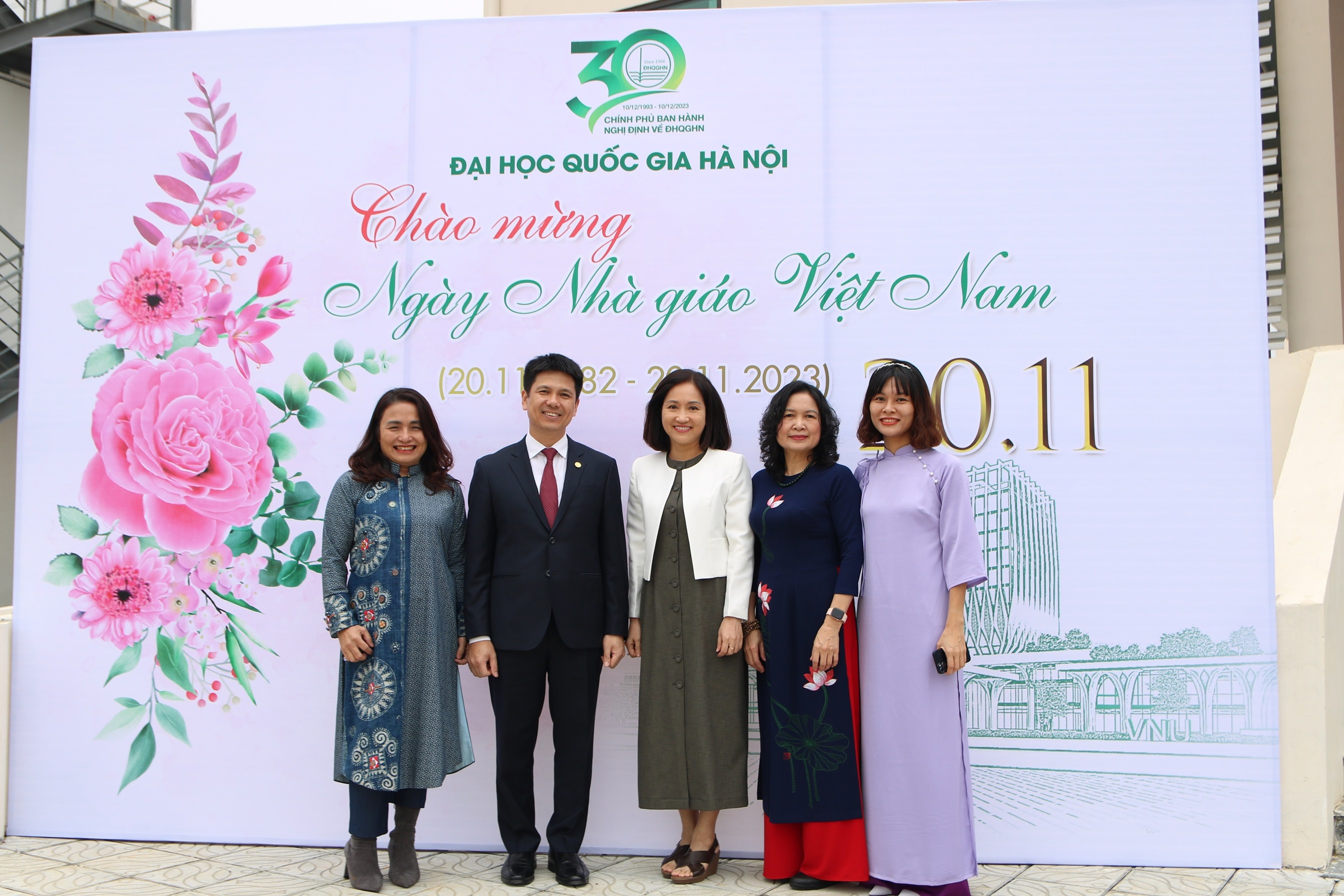 Vinh danh các nhà Khoa học, Nhà giáo tiêu biểu - Khoa Các khoa học liên ngành