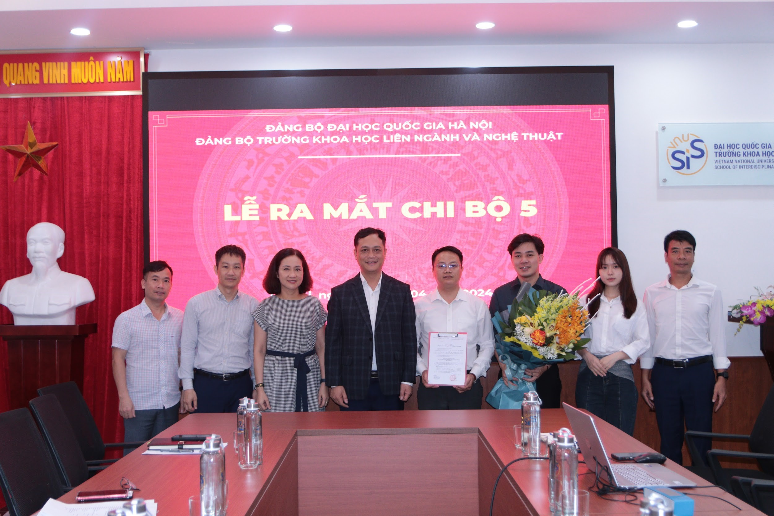 Đảng Bộ Trường Khoa học liên ngành và Nghệ thuật ra mắt chi bộ 5