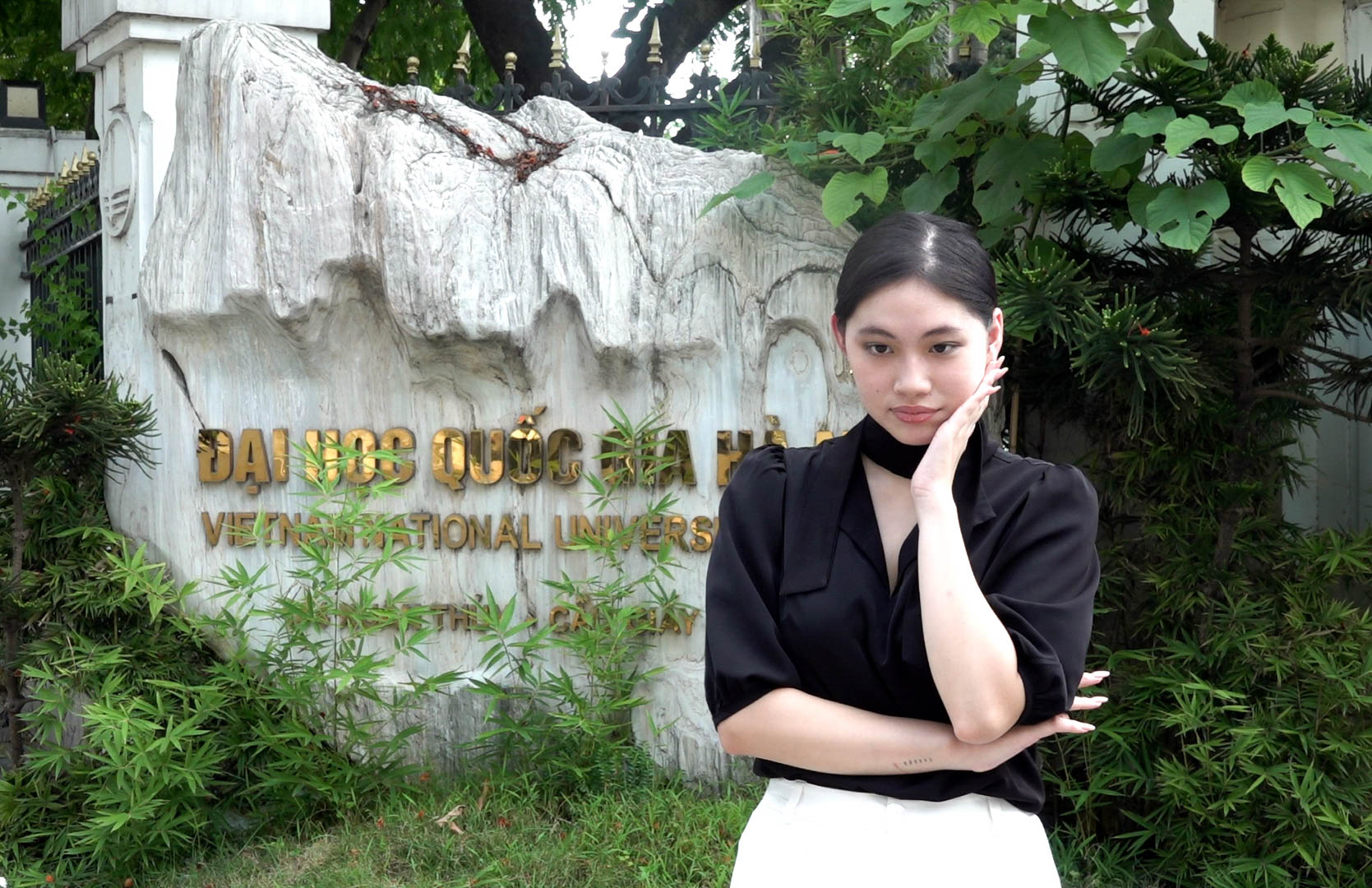 Từ chối gần 20 học bổng quốc tế, nàng nữ sinh quyết tâm ở lại Việt Nam theo đuổi ngành Nghệ thuật thị giác tại Trường Khoa học liên ngành và Nghệ thuật