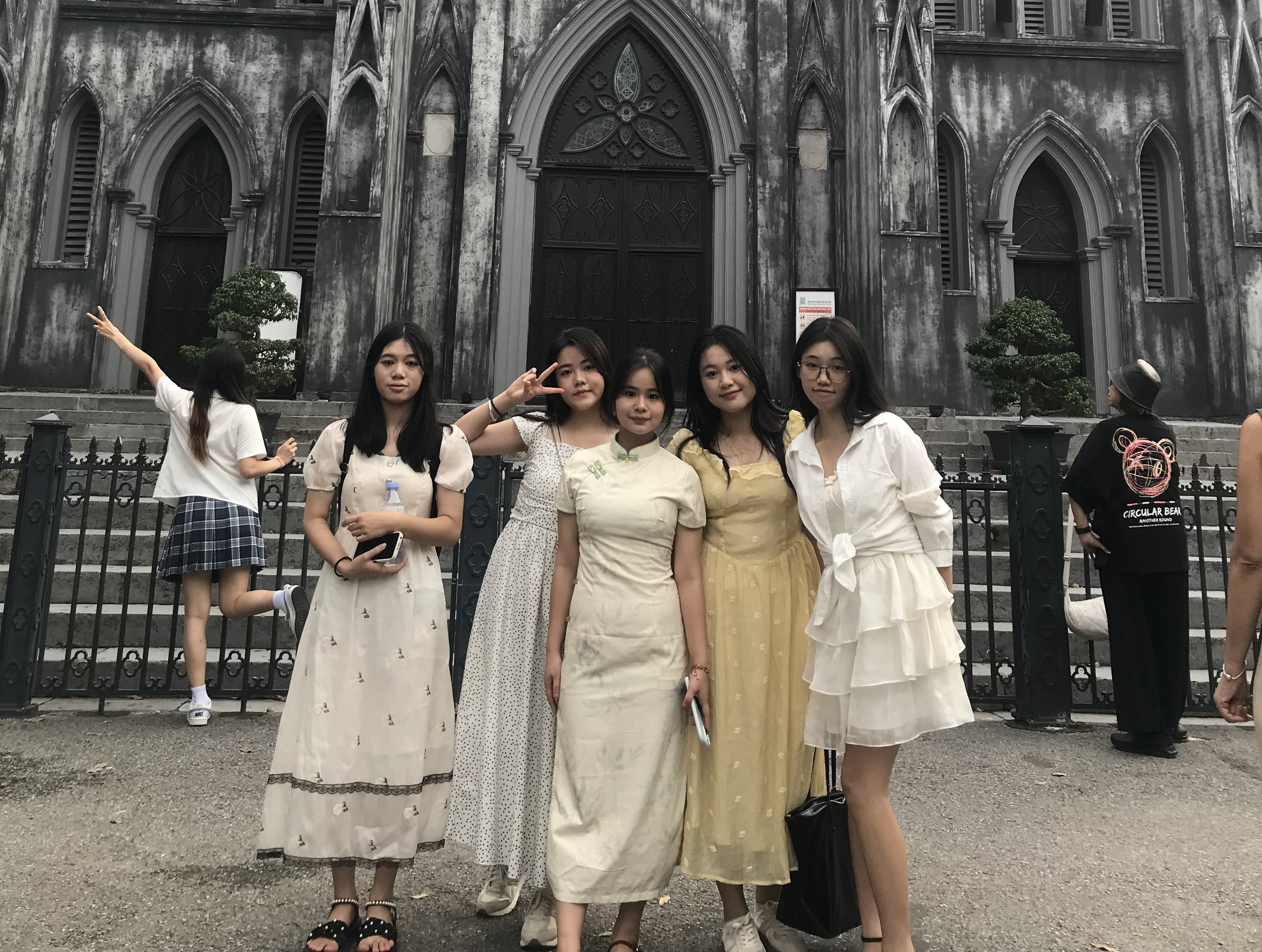 Từ Bách Sắc đến Hà Nội dấu yêu!