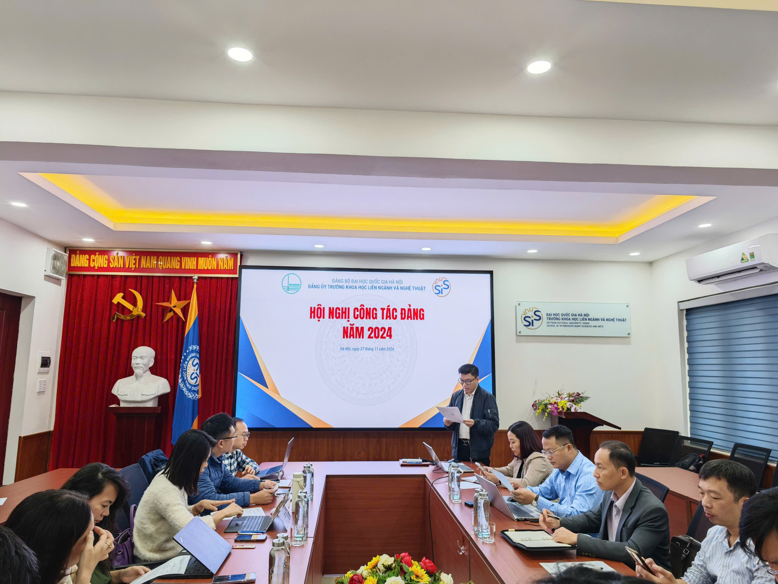 Đảng ủy Trường Khoa học liên ngành và Nghệ thuật tổ chức Hội nghị công tác Đảng năm 2024