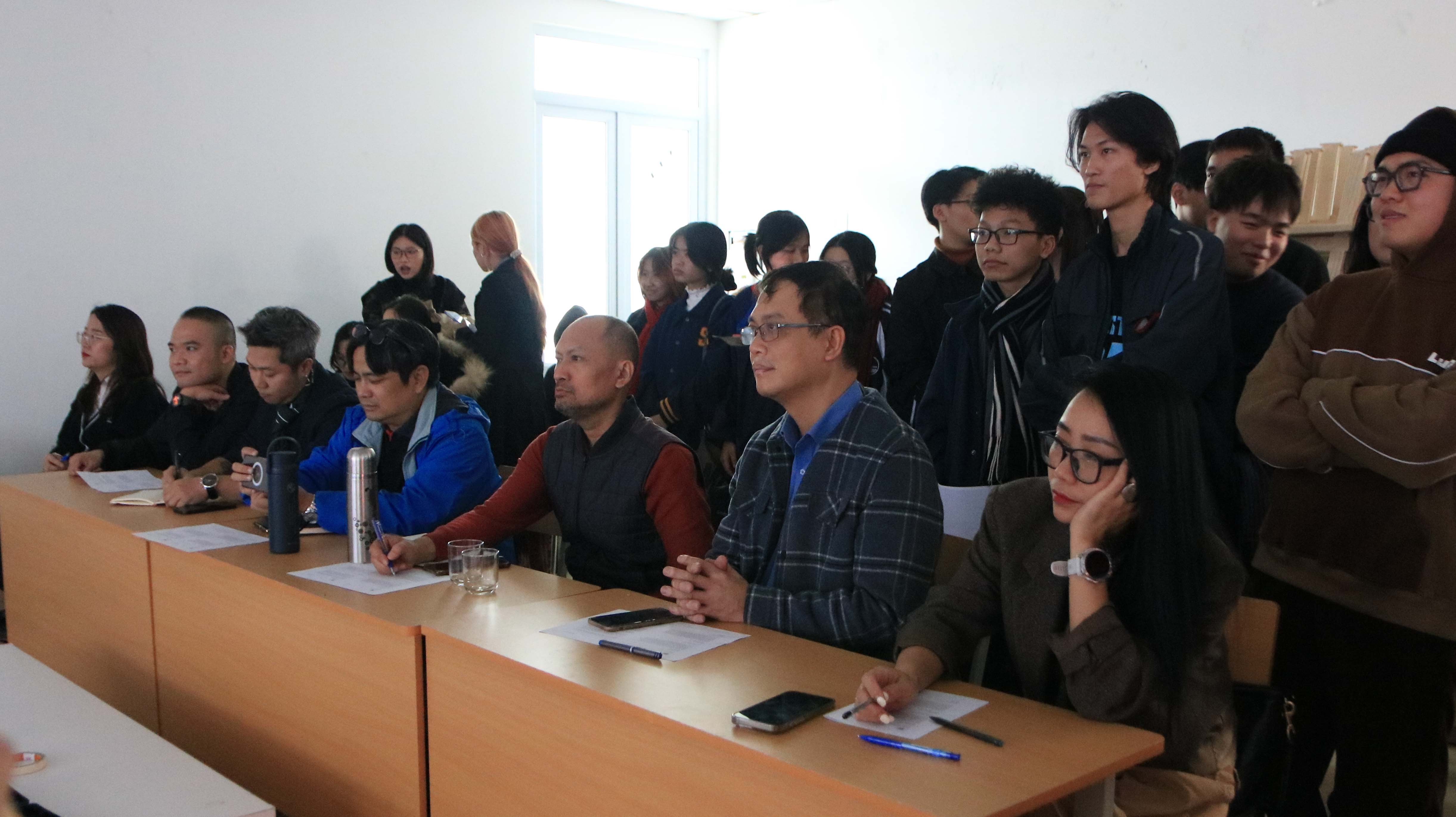 Công chiếu tác phẩm hết môn Lịch sử nghệ thuật của sinh viên ngành Nghệ thuật thị giác