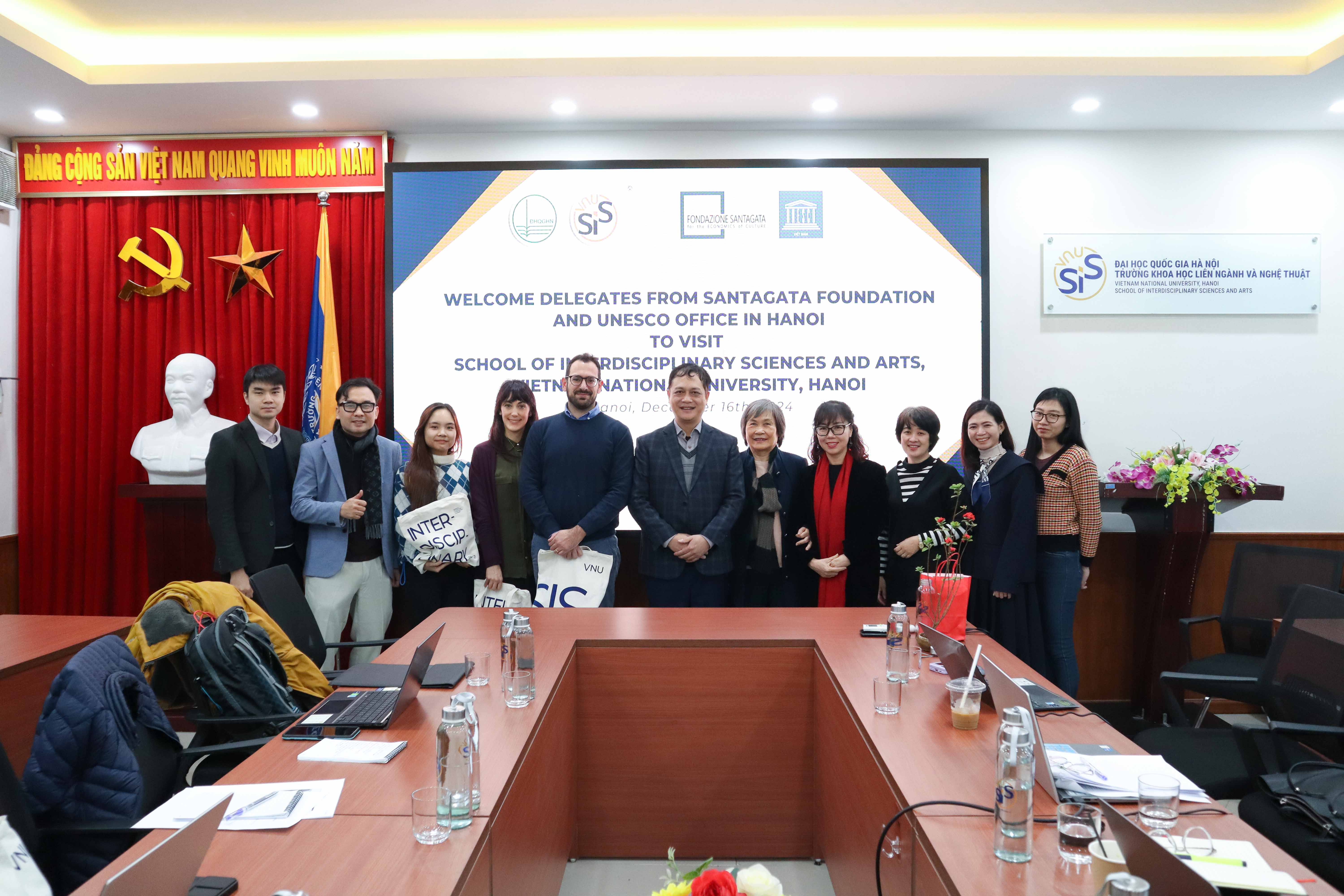 Gặp mặt quỹ Santagata và đại diện văn phòng UNESCO