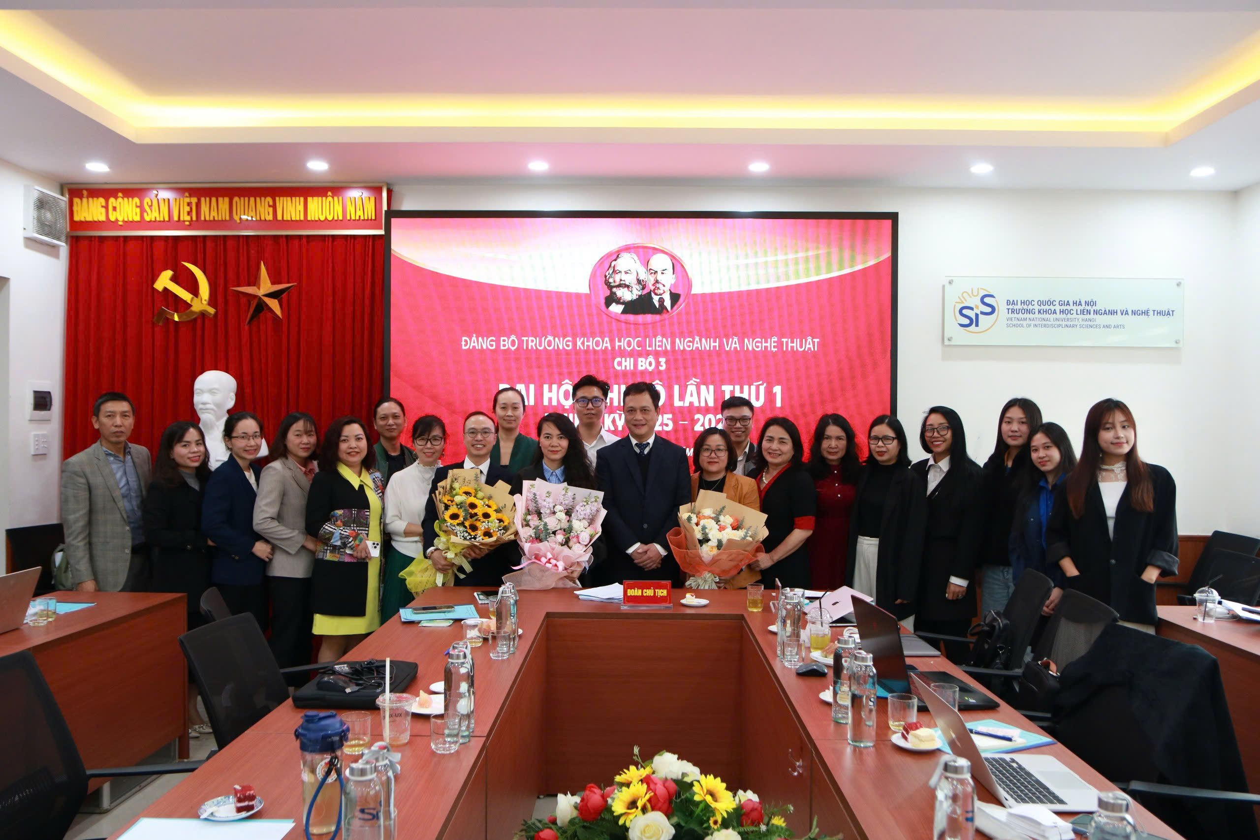 Tổ chức thành công Đại hội chi bộ 3 lần thứ I nhiệm kỳ 2025-2027, hướng đến Đại hội Đảng bộ Trường Khoa học liên ngành và Nghệ thuật lần thứ V nhiệm kỳ 2025-2030