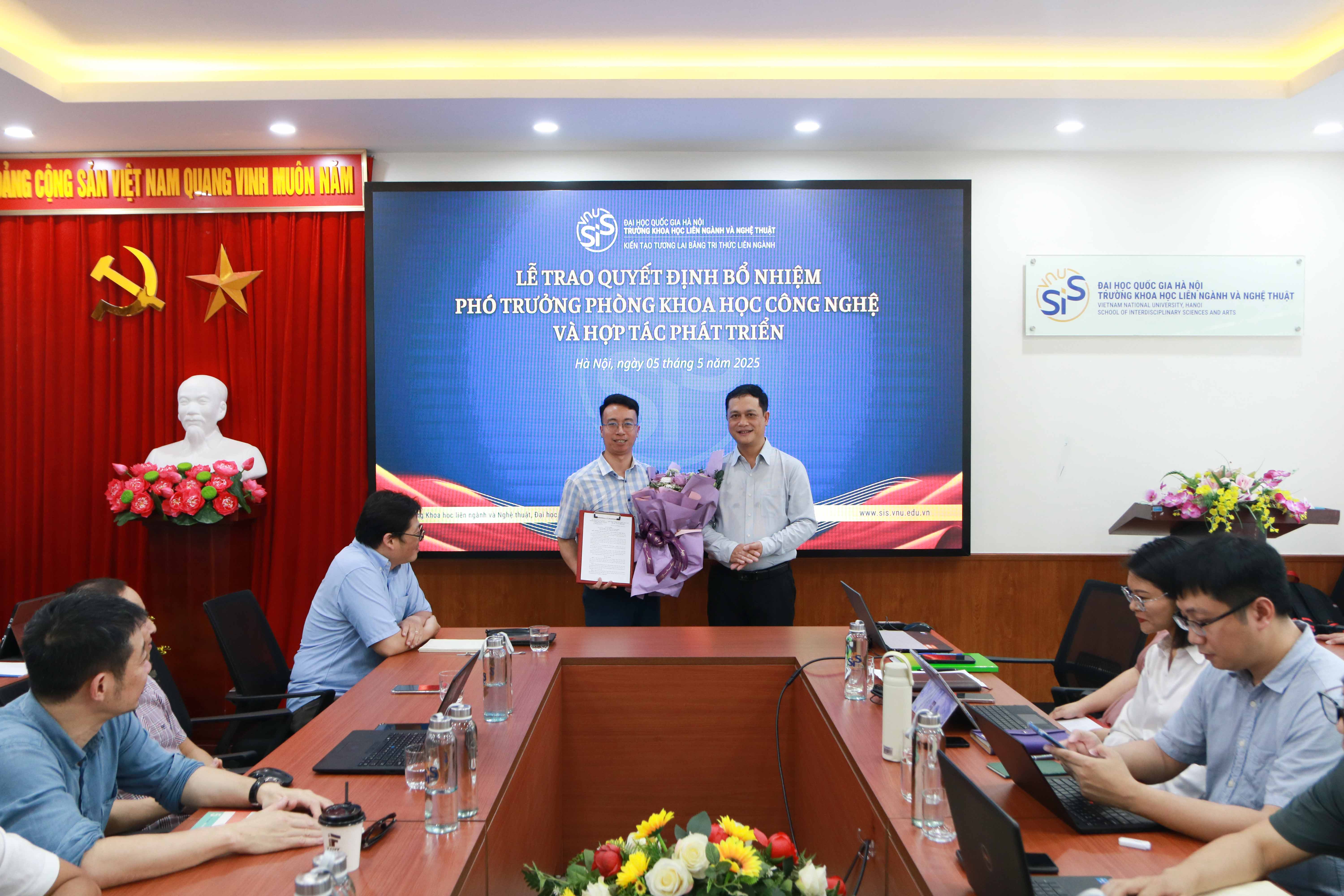 Lễ bổ nhiệm chức danh Phó Trưởng phòng Khoa học công nghệ và Hợp tác phát triển